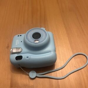 Fujifilm Instax Mini 11 in Soft Blue